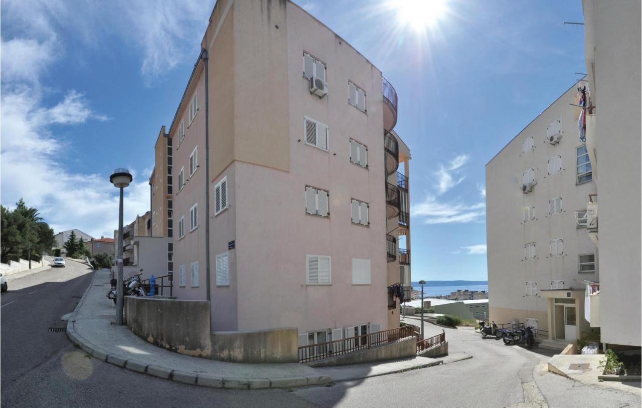 Stunning Apartment In Makarska With Kitchen Exterior foto